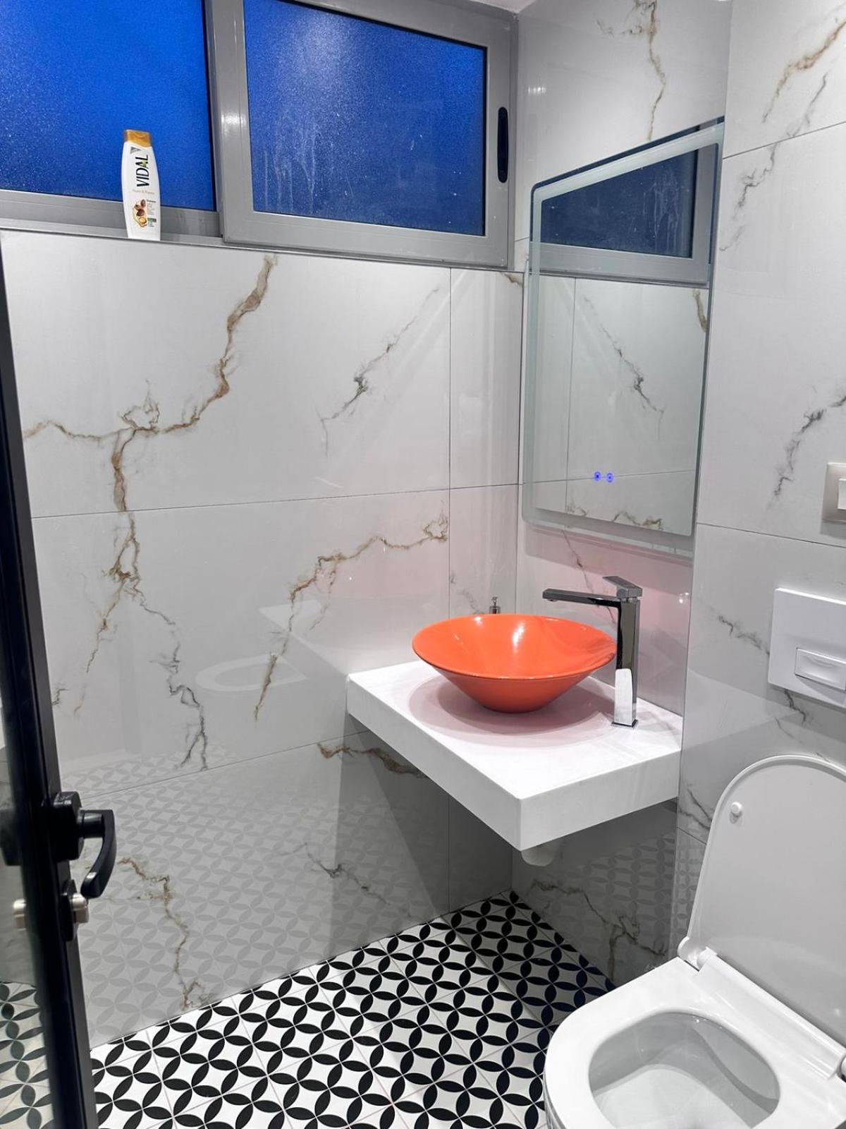 Modern Central Apartments Тирана Екстериор снимка